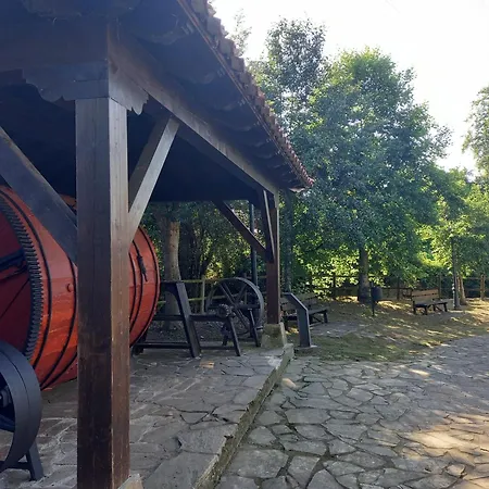 Laureles De * Novales